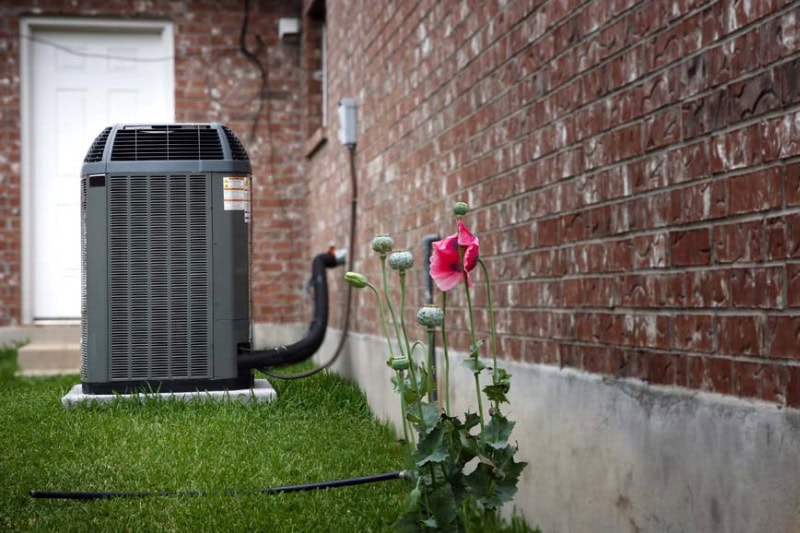An imae of an outside AC unit.
